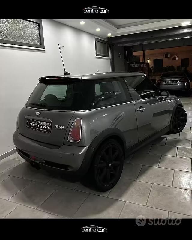 Usata Mini Cooper S 170 CV (125 kW) 2005 Grigio Utilitaria