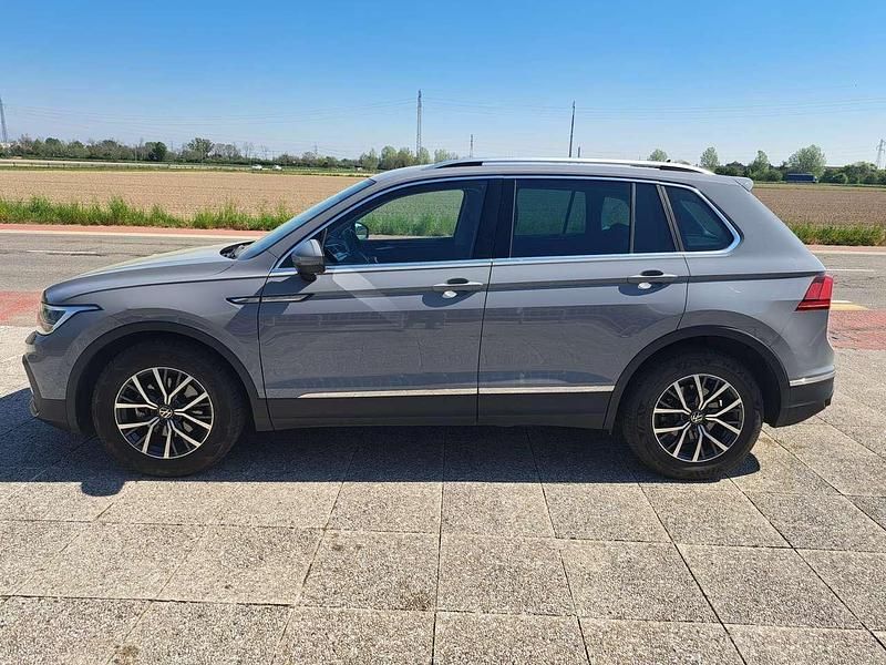 Usata VW Tiguan Life 150 CV (110 kW) 2021 Grigio SUV