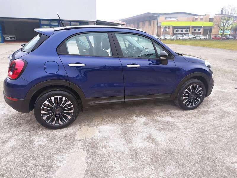 Blu venezia met Usata 2022 Fiat 500X Cross SUV | 20.900 € (Cara) - Immagine 1/4