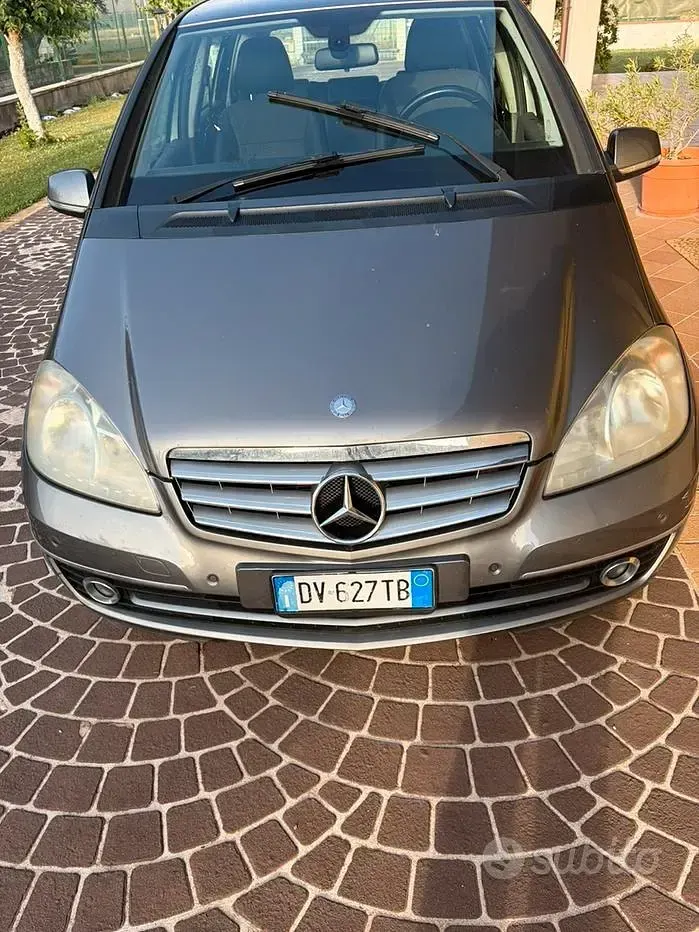 Usata Mercedes A180 109 CV (80 kW) 2009 Grigio Berlina