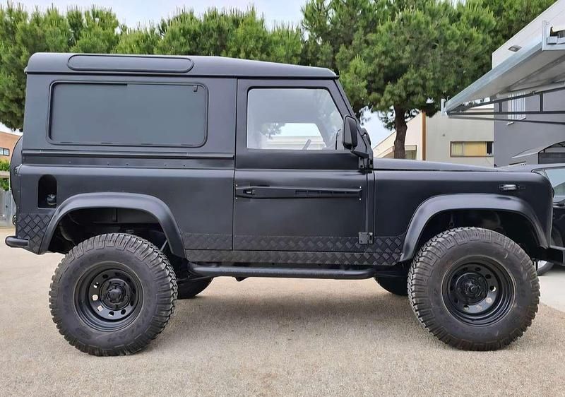 Usata Land Rover Defender S 122 CV (89 kW) 2002 Nero Station wagon