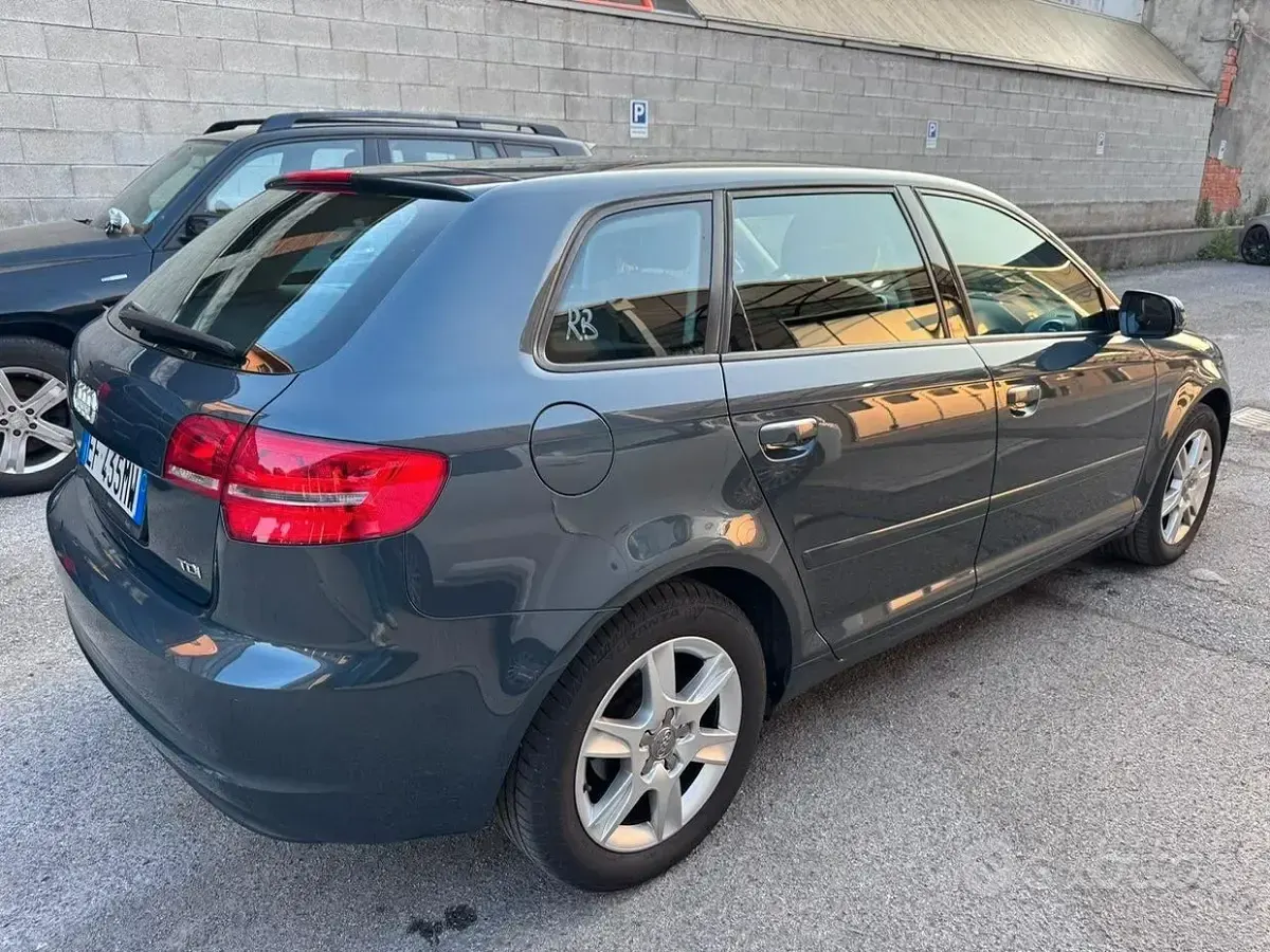 Usata Audi A3 Attraction 105 CV (77 kW) 2010 Grigio Utilitaria