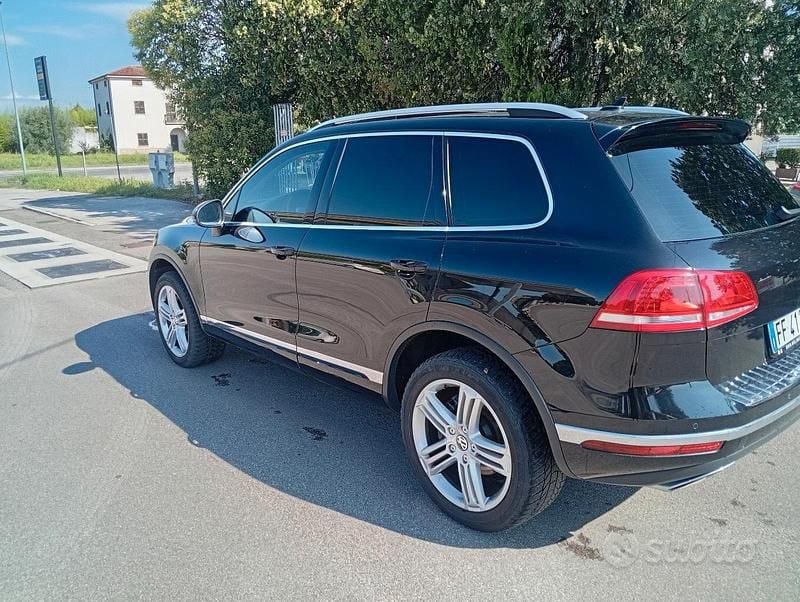Usata VW Touareg 262 CV (192 kW) 2015 Nero SUV