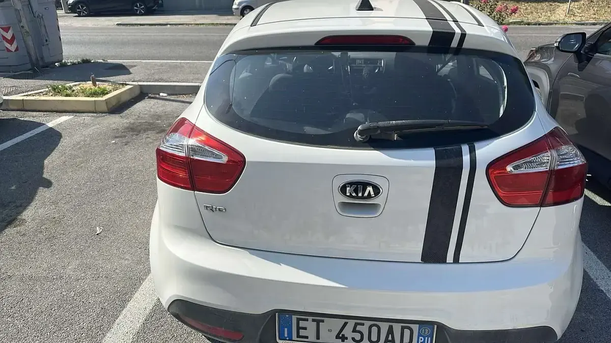 Usata Kia Rio 86 CV (63 kW) 2013 Berlina