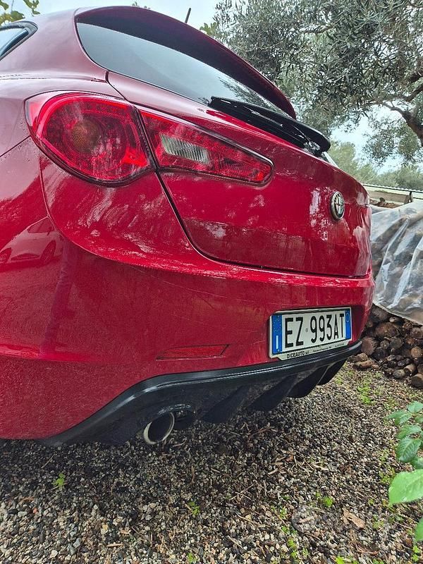 Second-hand Alfa Romeo Giulietta Sprint 109 CP (80 kW) 2014 Roșu Berlinǎ
