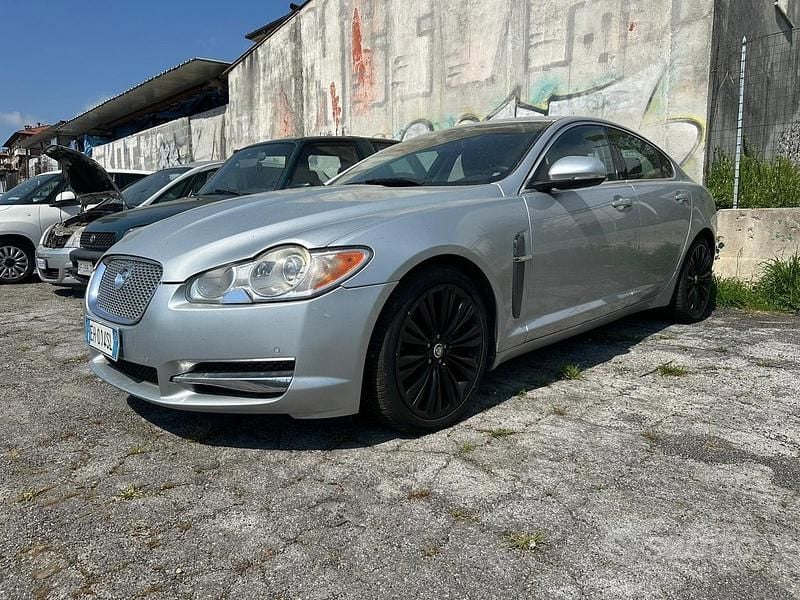 Usata Jaguar XJ 275 CV (202 kW) 2011 Grigio Berlina