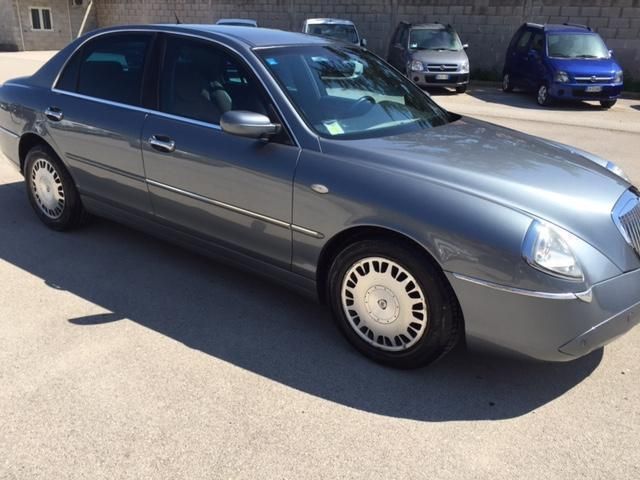 thesis 2002 usato La lancia thesis diventa l'ammiraglia del produttore nel 2002 conosciuta negli anni ottanta e novanta come produttore di utilitarie ben equipaggiate e veicoli. thesis 2002 usato La lancia thesis diventa l'ammiraglia del produttore nel 2002 conosciuta negli anni ottanta e novanta come produttore di utilitarie ben equipaggiate e veicoli.