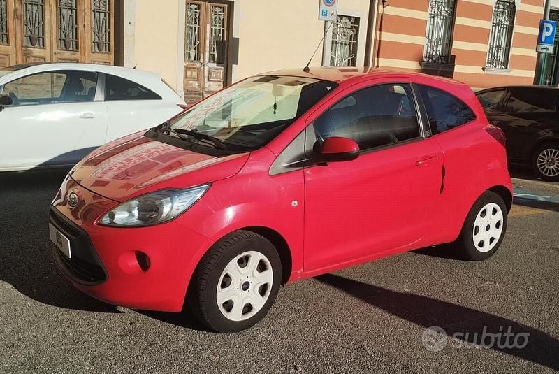 Usata Ford Ka Titanium 69 CV (50 kW) 2015 Rosso Berlina