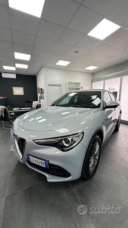 Usata Alfa Romeo Stelvio Business 160 CV (117 kW) 2020 Blu SUV