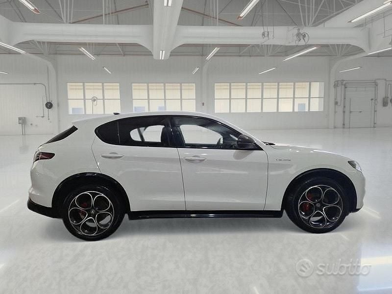 Usata Alfa Romeo Stelvio Veloce 210 CV (154 kW) 2024 Bianco SUV