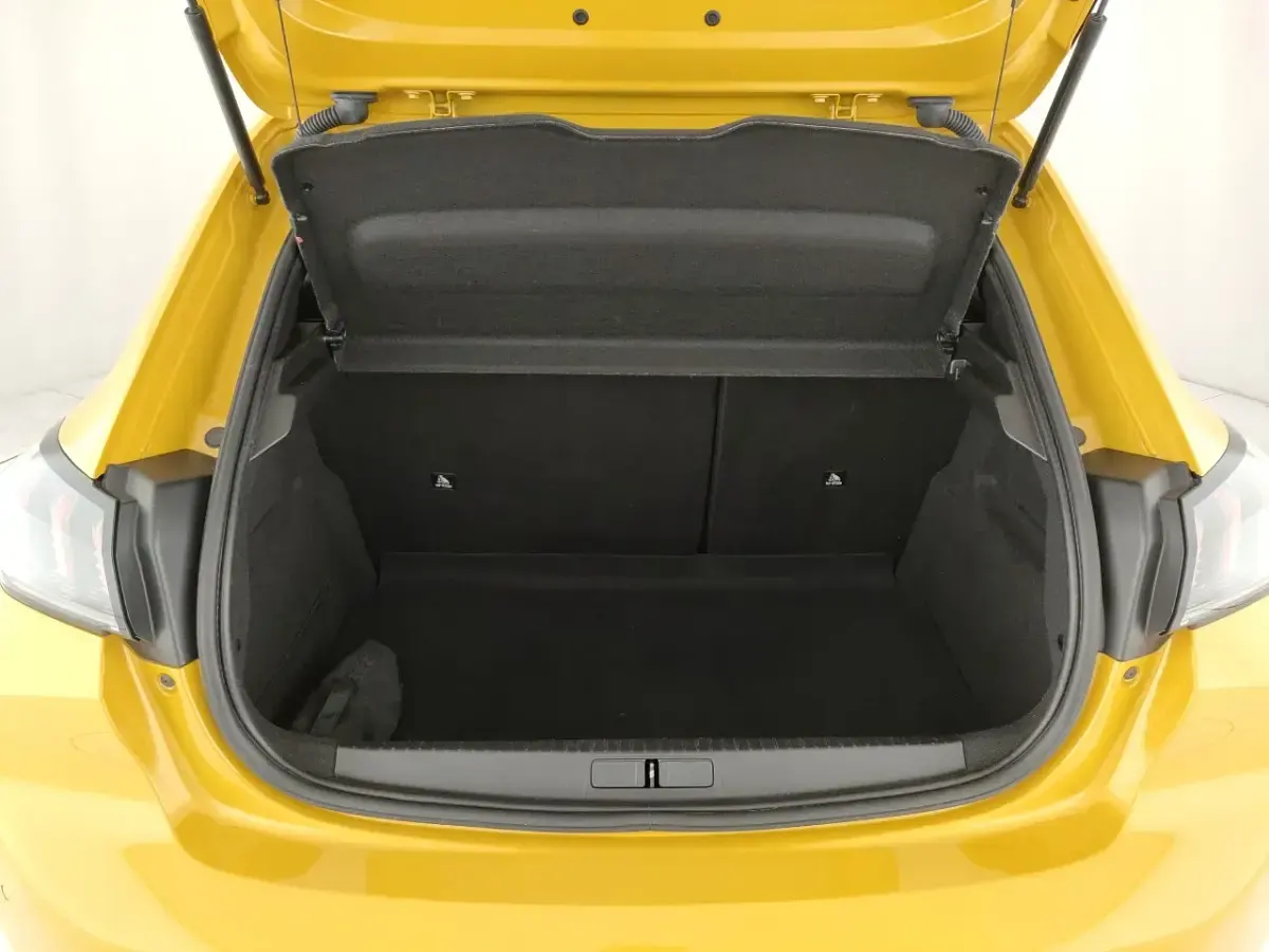 Usata Peugeot 208 GT 101 CV (74 kW) 2021 Giallo Utilitaria