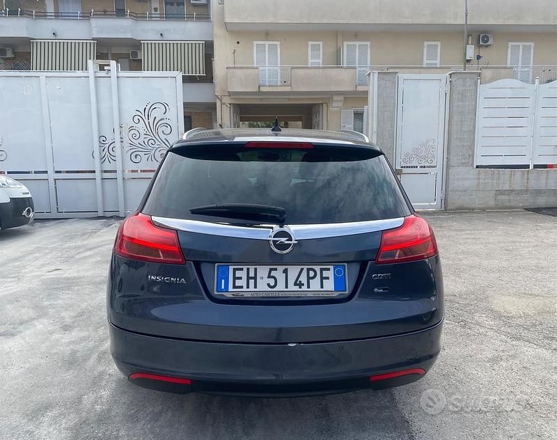 Usata Opel Insignia Cosmo 160 CV (117 kW) 2011 Grigio Station wagon