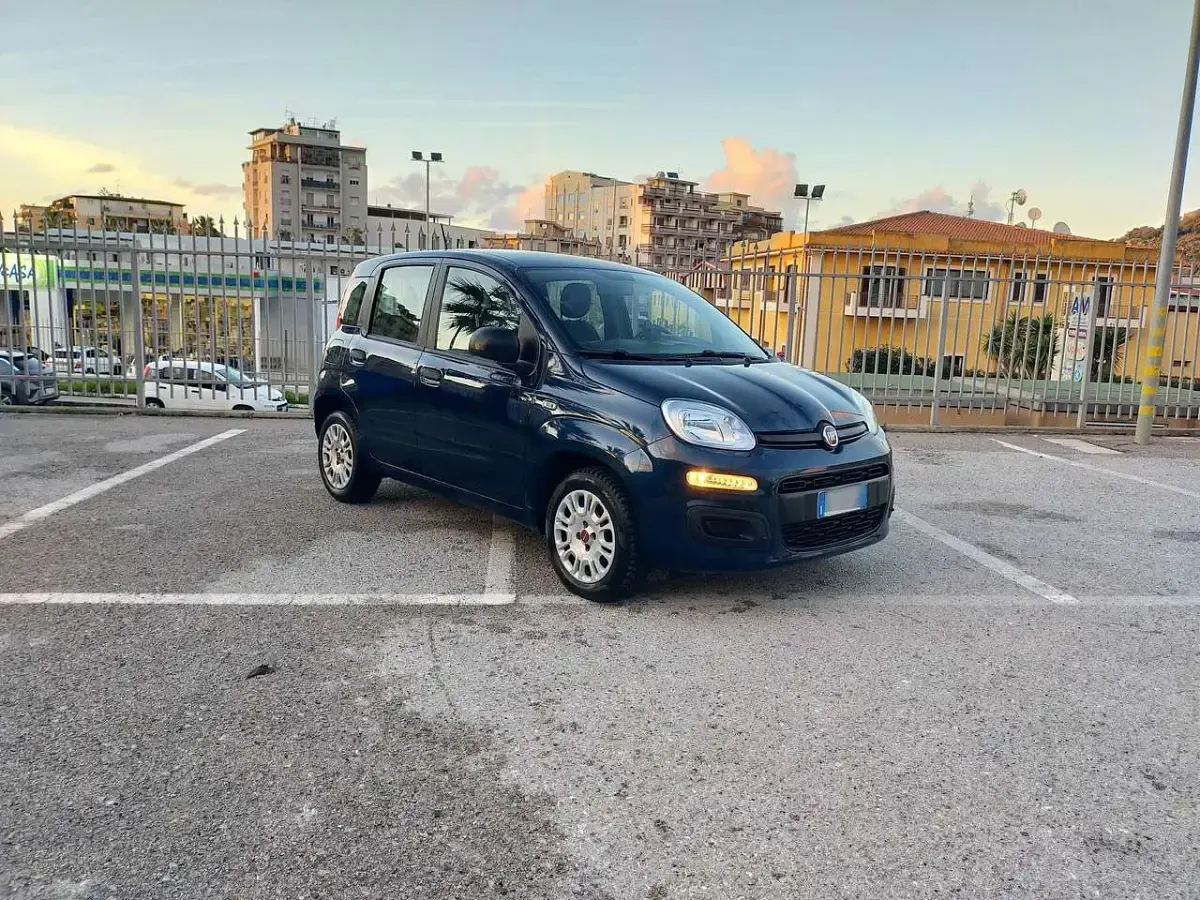 Usata Fiat Panda Connect 69 CV (50 kW) 2020 Blu/azzurro Utilitaria