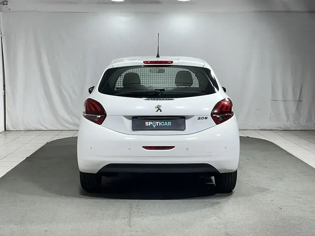 Usata Peugeot 208 Active 102 CV (75 kW) 2020 Bianco Utilitaria