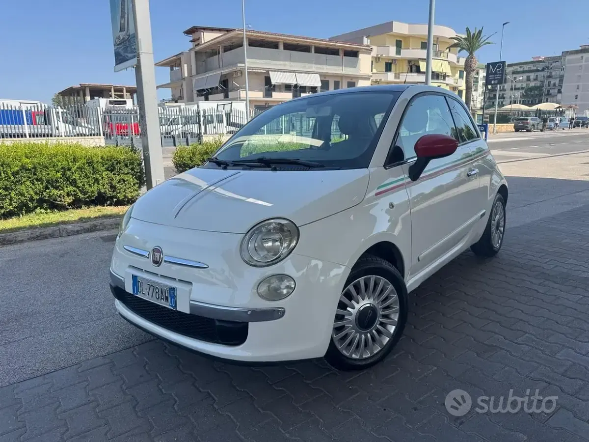 Usata Fiat 500 Lounge 75 CV (55 kW) 2007 Bianco Utilitaria