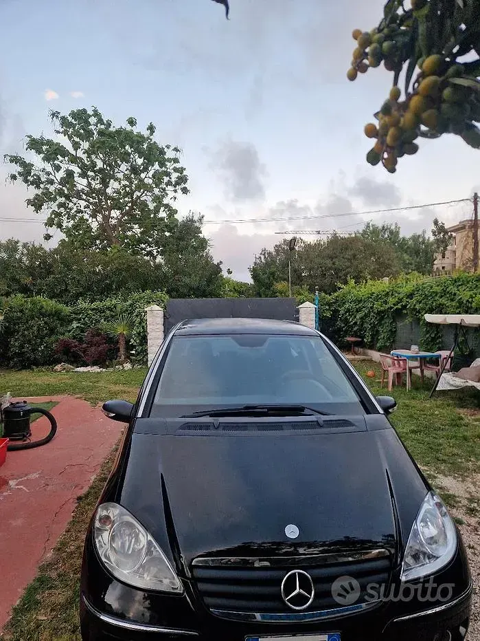 Usata Mercedes A180 109 CV (80 kW) 2005 Nero Monovolume