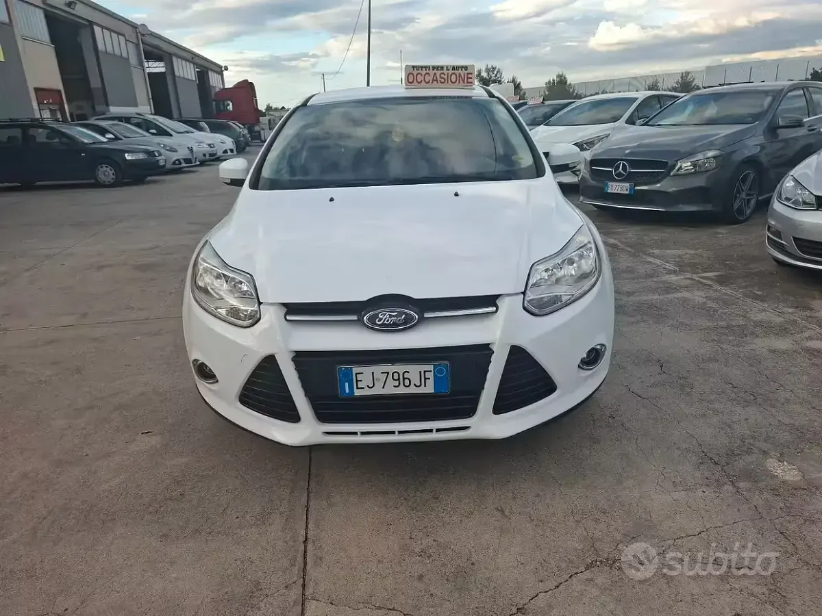 Usata Ford Focus Titanium 116 CV (85 kW) 2011 Bianco Berlina
