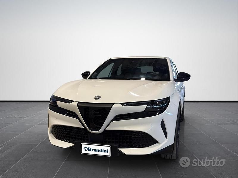Usata Alfa Romeo Junior Edizione Speciale 136 CV (100 kW) 2025 Alpine white SUV