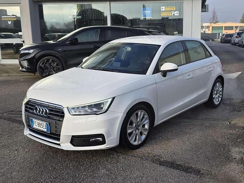 Bianco Usata 2016 Audi A1 Sportback Ambiente Due volumi | 11.500 € (Buon prezzo) - Immagine 1/4