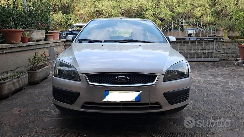 Usata Ford Focus 110 CV (80 kW) 2005 Grigio Berlina