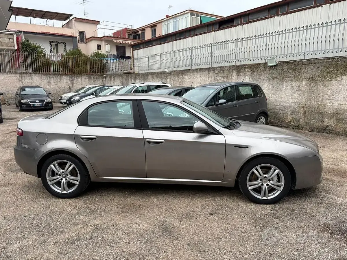 Usata Alfa Romeo 159 150 CV (110 kW) 2008 Grigio Berlina