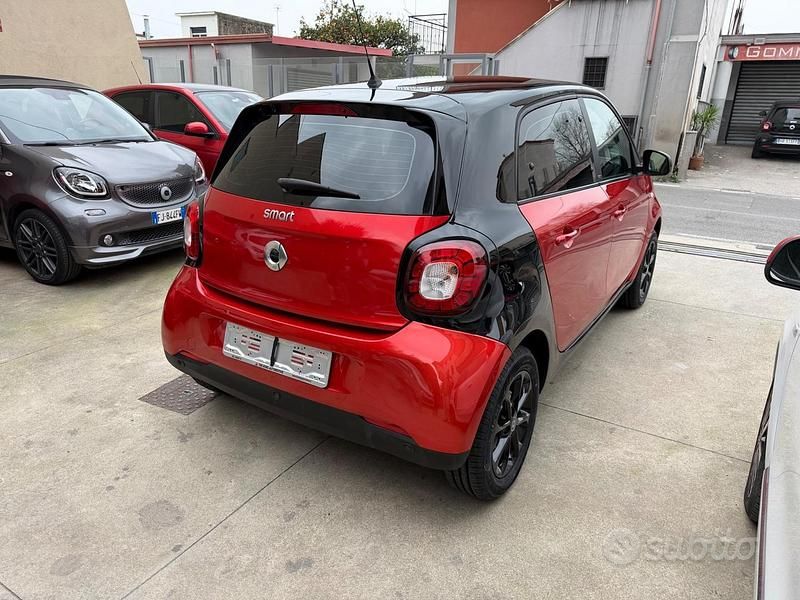 Usata Smart ForFour Passion 90 CV (66 kW) 2015 Rosso Utilitaria