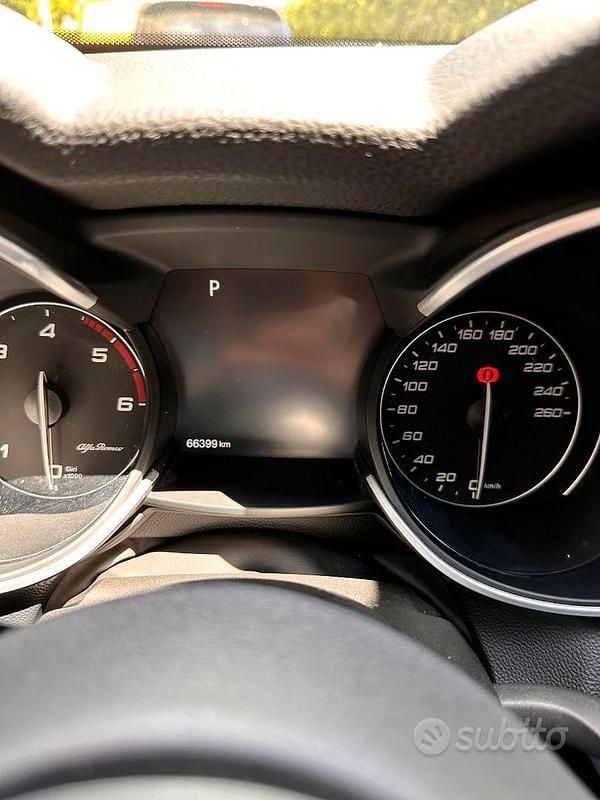 Usata Alfa Romeo Stelvio Tech Edition 160 CV (117 kW) 2019 Grigio SUV