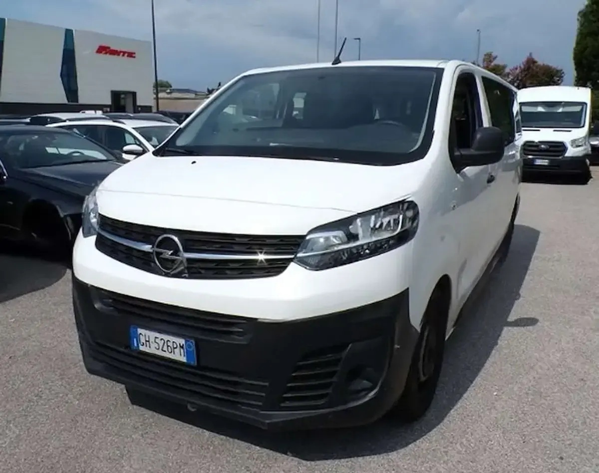 Usata Opel Vivaro-e Combi 120 CV (88 kW) 2021 Bianco Monovolume