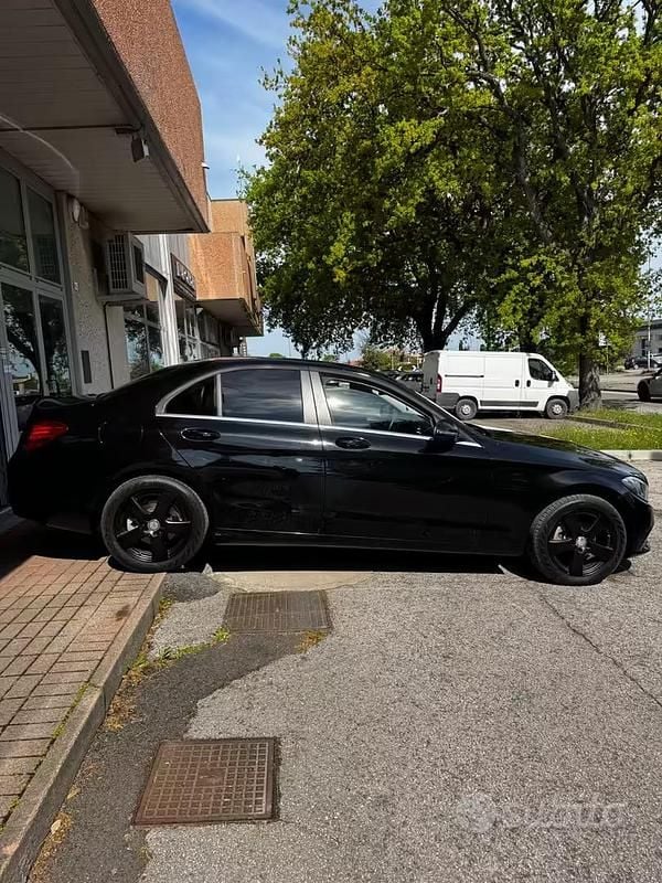 Usata Mercedes C180 116 CV (85 kW) 2016 Nero Berlina