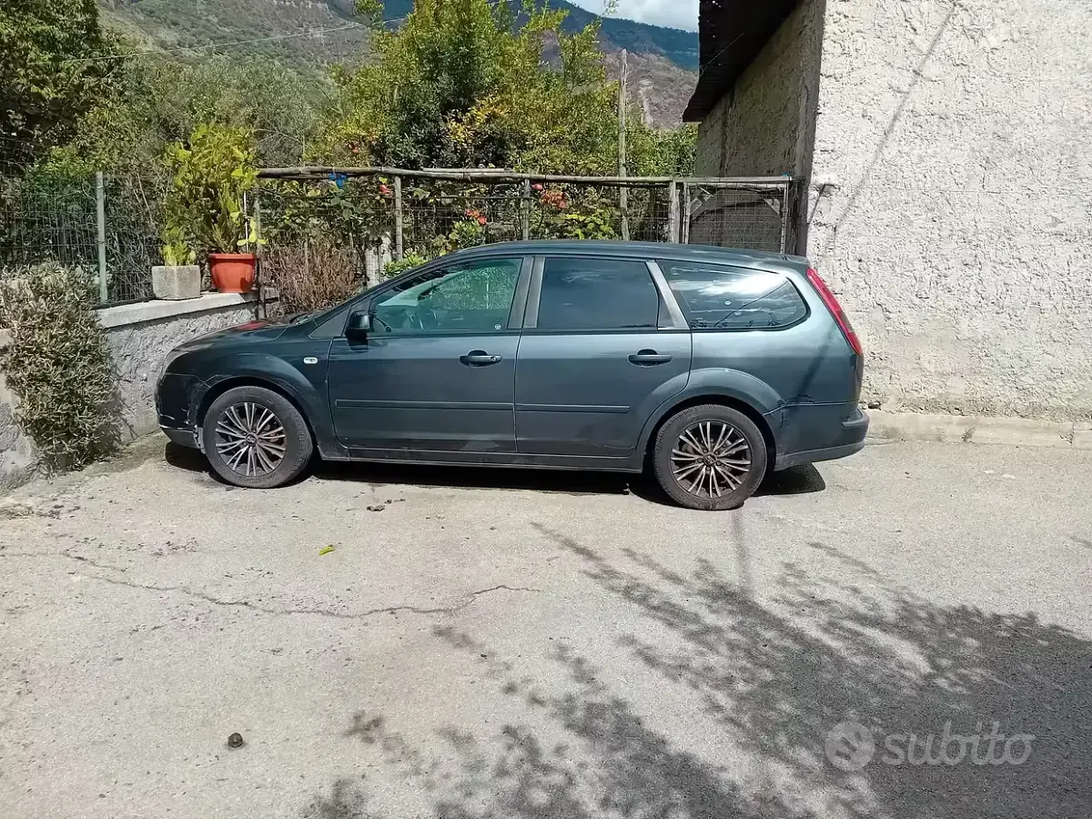Usata Ford Focus 90 CV (66 kW) 2006 Station wagon