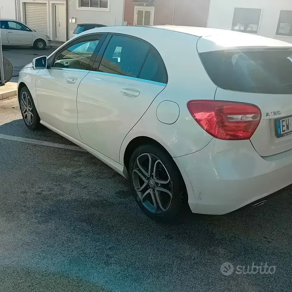 Usata Mercedes A180 109 CV (80 kW) 2014 Bianco Utilitaria