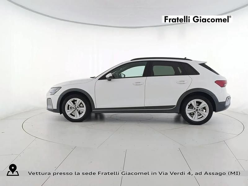 Usata Audi A3 Business 150 CV (110 kW) 2025 Bianco arkona Berlina