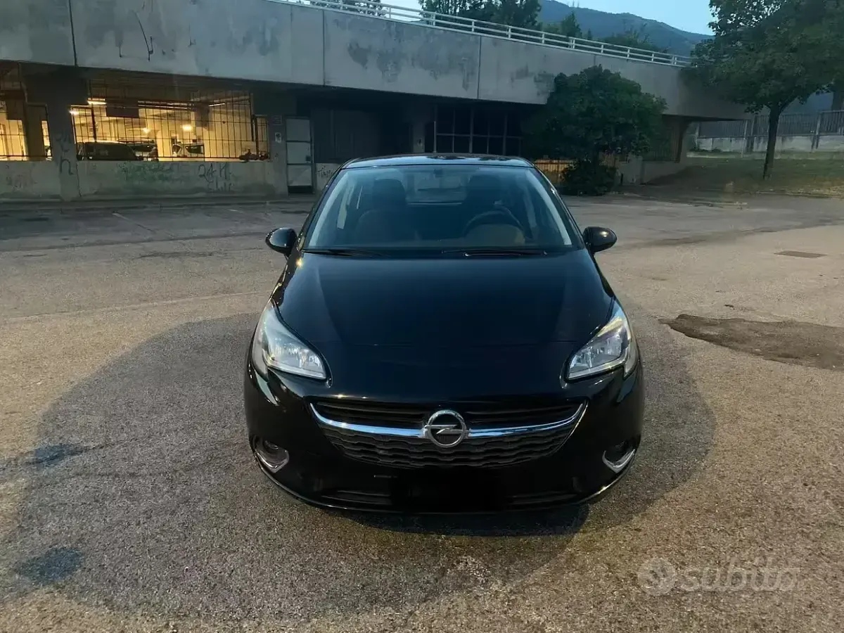 Usata Opel Corsa 90 CV (66 kW) 2017 Nero Utilitaria