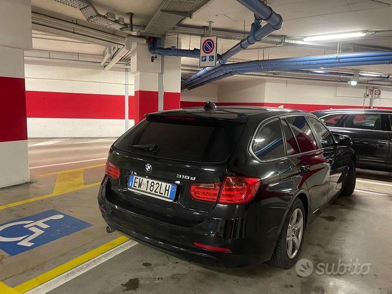 Usata BMW 318 Efficient Dynamics 143 CV (105 kW) 2014 Nero Berlina
