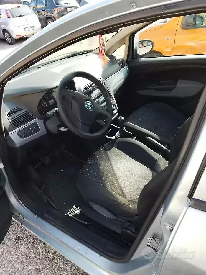 Usata Fiat Grande Punto 75 CV (55 kW) 2008 Grigio Utilitaria
