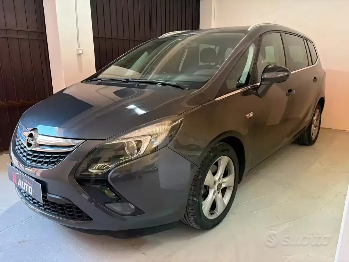 Usata Opel Zafira Tourer Cosmo 150 CV (110 kW) 2012 Grigio Monovolume