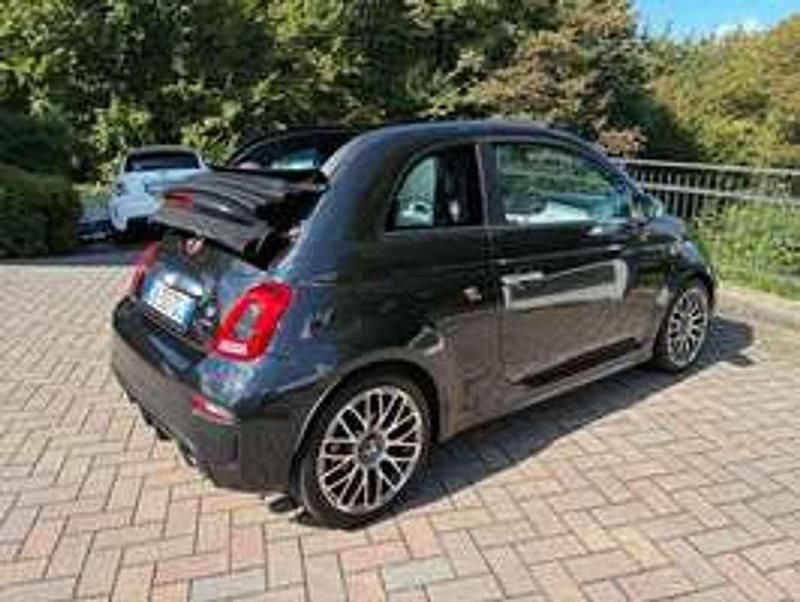 Usata Abarth 595C Turismo 179 CV (131 kW) 2022 Nero Cabrio