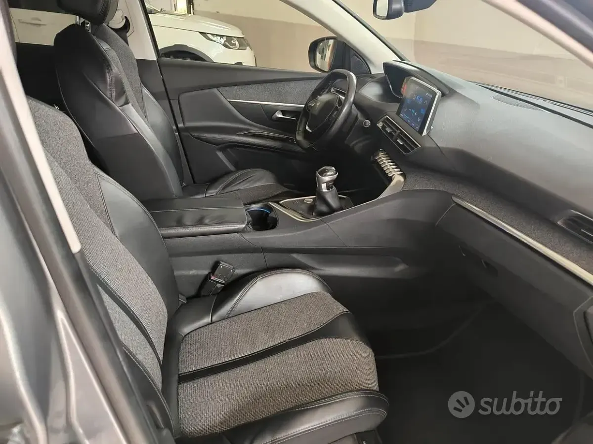 Usata Peugeot 3008 150 CV (110 kW) 2017 Grigio SUV