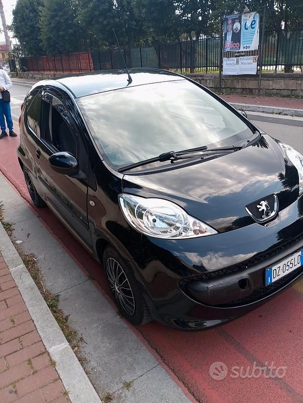 Usata Peugeot 107 68 CV (50 kW) 2005 Nero Utilitaria