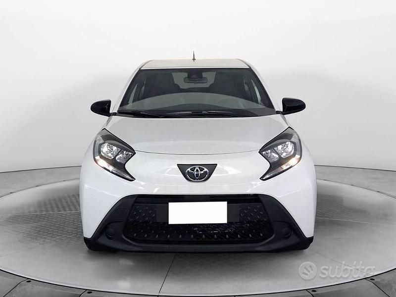 Usata Toyota Aygo X Active 72 CV (52 kW) 2025 Bianco SUV