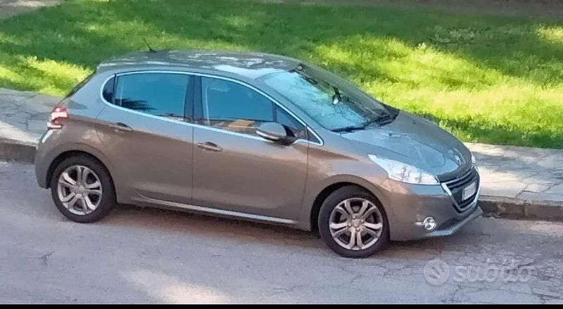 Usata Peugeot 208 Active 82 CV (60 kW) 2014 Utilitaria