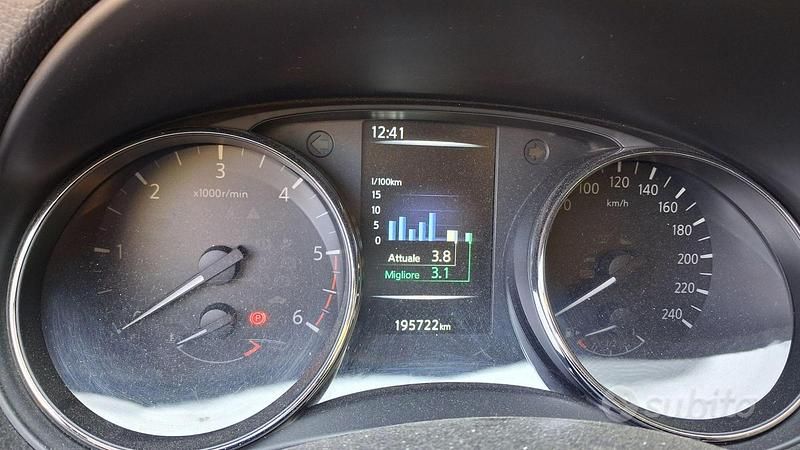 Usata Nissan Qashqai Acenta 110 CV (80 kW) 2015 Bianco SUV