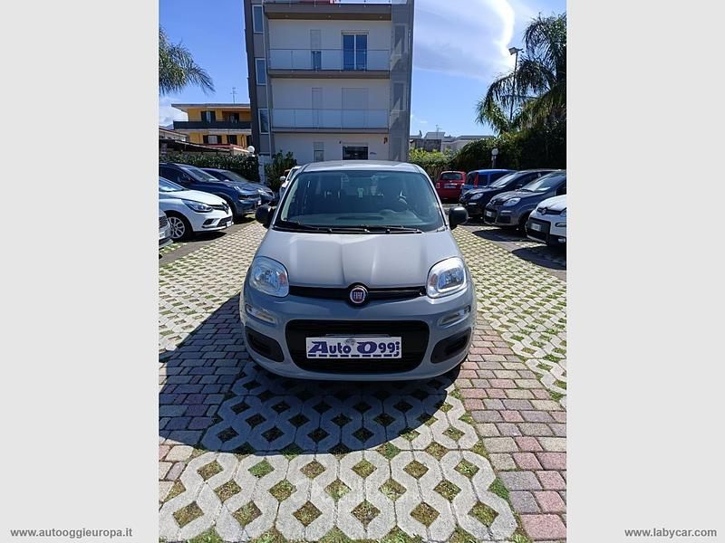 Gray Usata 2018 Fiat Panda Easy Tre volumi | 8500 € (Buon prezzo) - Immagine 1/4