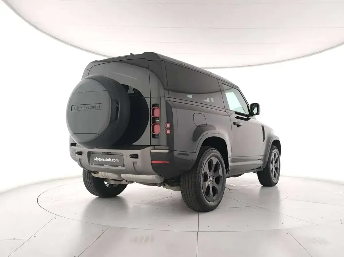 Usata Land Rover Defender SE Dynamic 200 CV (147 kW) 2024 Nero SUV