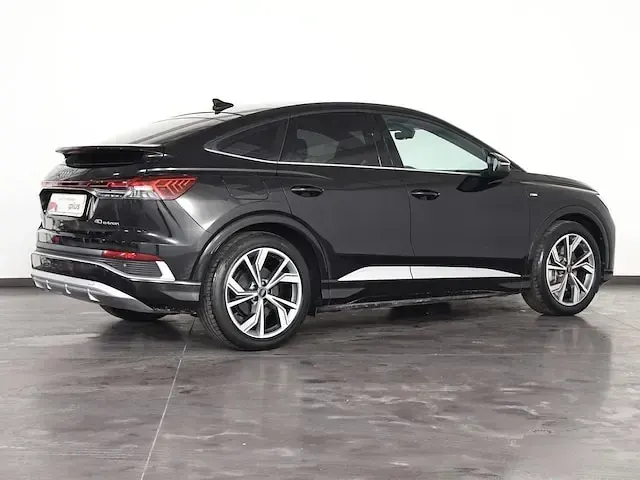 Usata Audi Q4 Sportback e-tron S-Line 150 kW (204 CV) 2022 Nero mito SUV