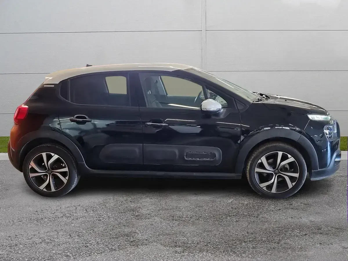 Usata Citroën C3 Shine 110 CV (80 kW) 2022 Night black Utilitaria