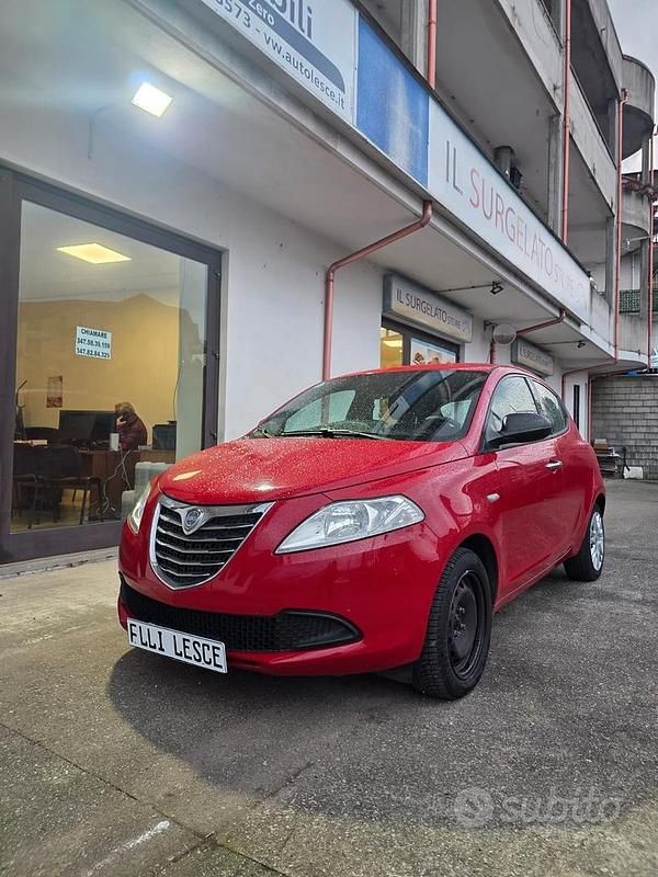 Usata Lancia Ypsilon 95 CV (69 kW) 2014 Rosso Utilitaria