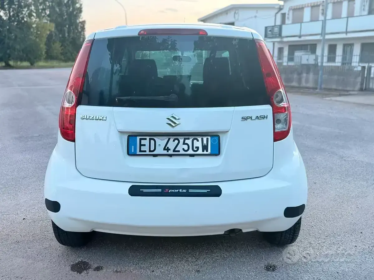 Usata Suzuki Splash 65 CV (47 kW) 2010 Bianco Utilitaria