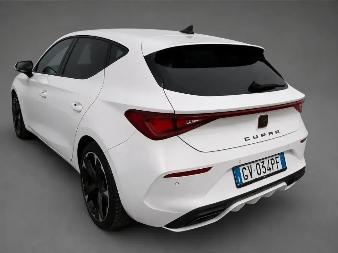 Usata Cupra Leon 149 CV (109 kW) 2024 Bianco Berlina