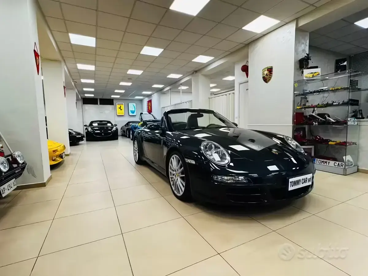 Usata Porsche 911 Carrera S Cabriolet 355 CV (261 kW) 2005 Bluazzurro Cabrio